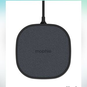 mophie 15W Universal Wireless Charge Pad, Qi-Compatible Charger 
NEW 
0122